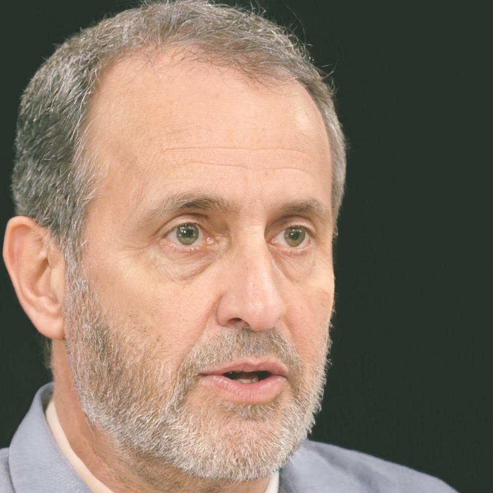 Profesor experto en modelado financiero